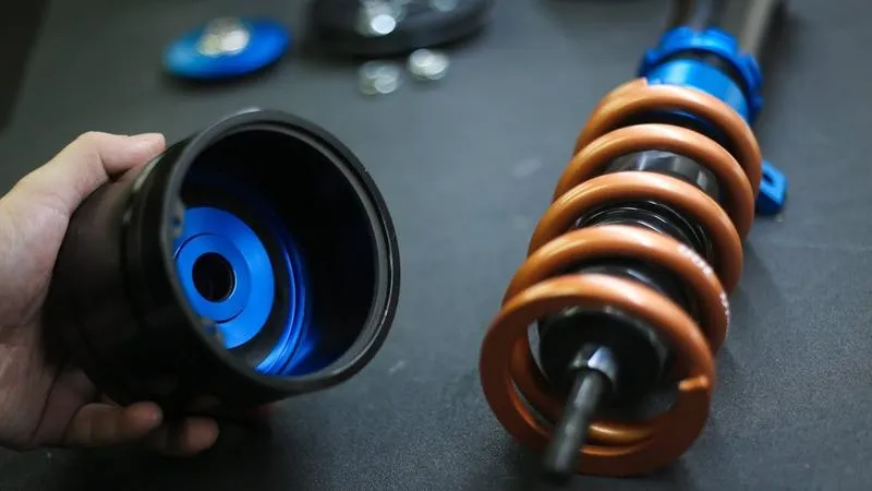 Podniesienie zawieszenia samochodu