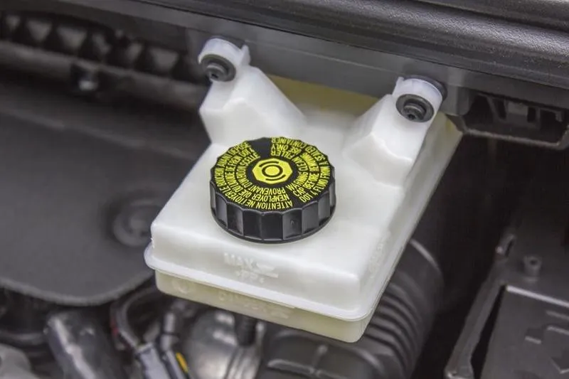 Samodzielna wymiana płynu hamulcowego krok po kroku